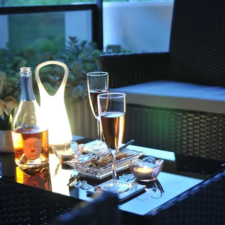 公寓 Sole & Querce Apartments- Bike Friendly With Garage 兰恰诺