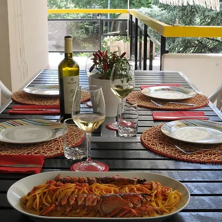 Sole & Querce Apartments- Bike Friendly With Garage Appartamento