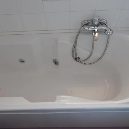 Apartament Sole & Querce Apartments- Bike Friendly With Garage *