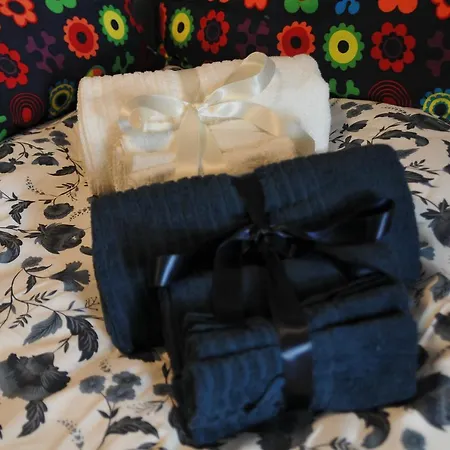 Sole & Querce Apartments- Bike Friendly With Garage 公寓