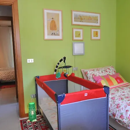 Sole & Querce Apartments- Bike Friendly With Garage Apartment