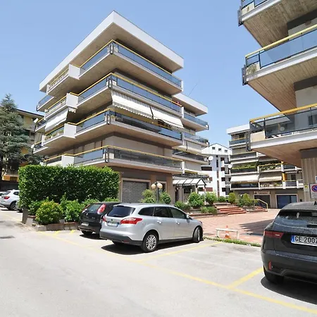 Sole & Querce Apartments- Bike Friendly With Garage