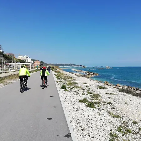 Apartament Sole & Querce Apartments- Bike Friendly With Garage *