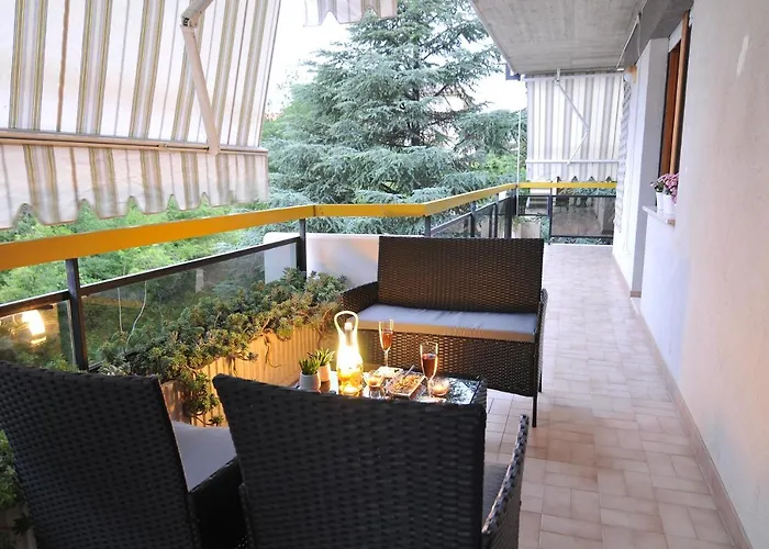 Sole & Querce Apartments- Bike Friendly With Garage Λαντσιάνο